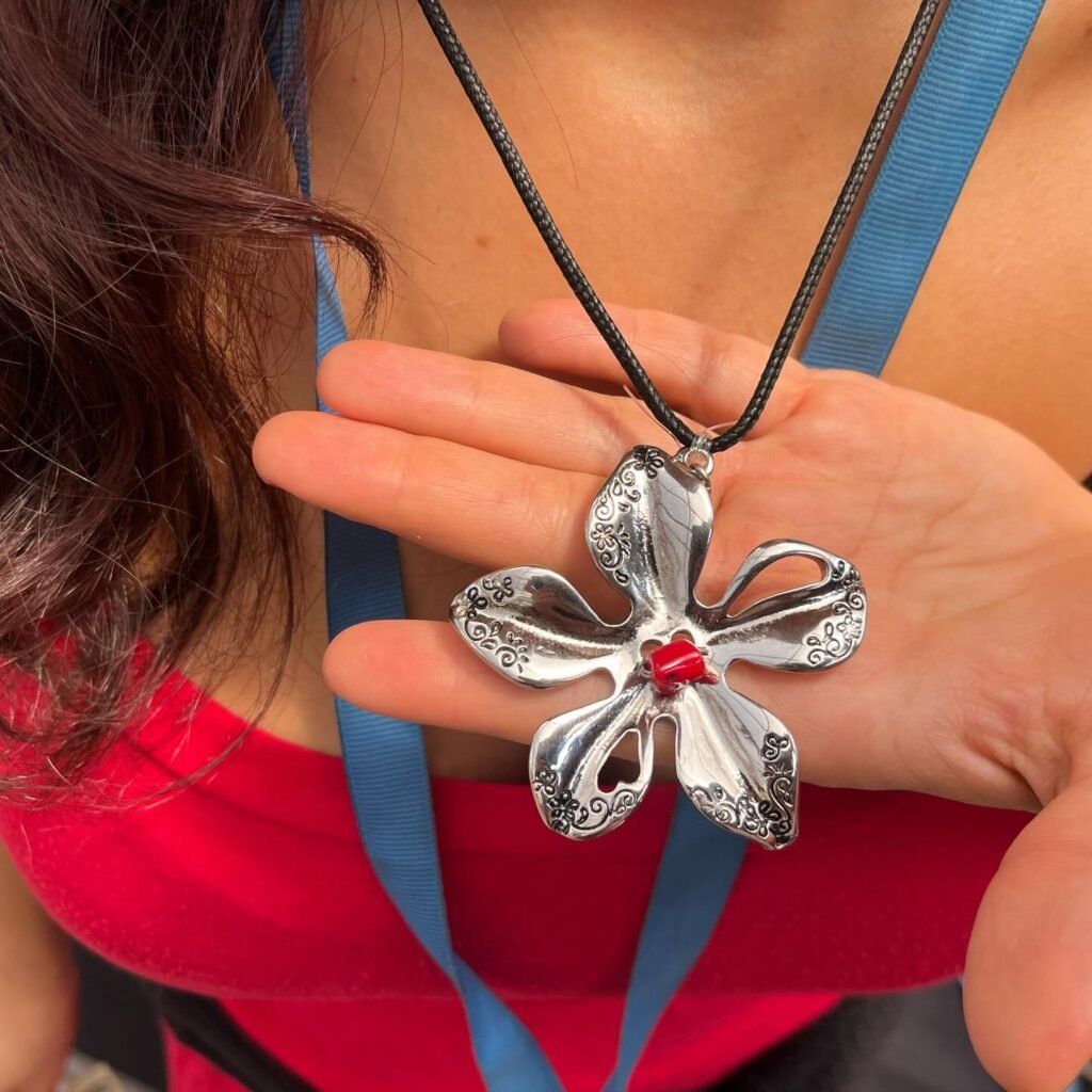 Instagram post from lapulgapicosa. This post is in position 4.